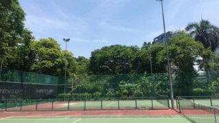 ルンピニー公園内のテニスコート