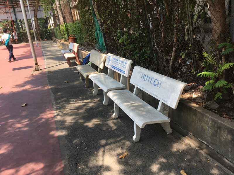 ベンチ