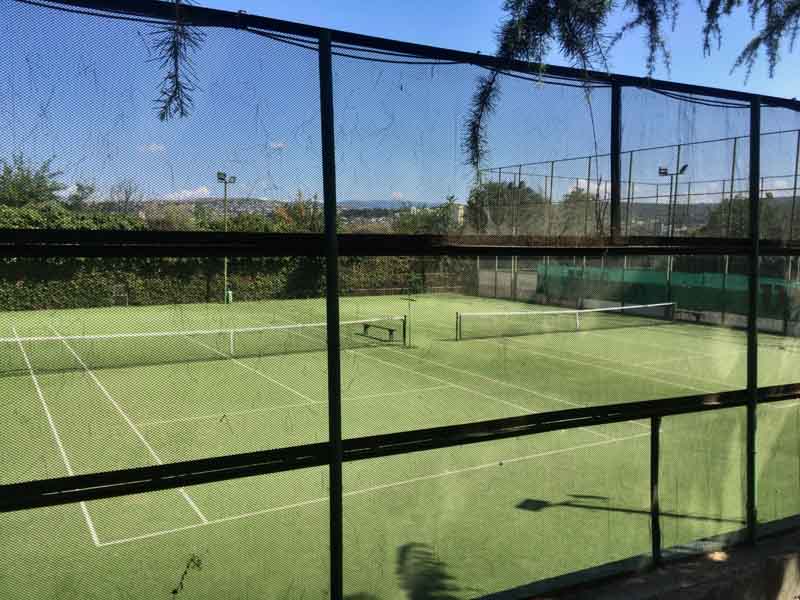 ヴェラ公園のテニスコート