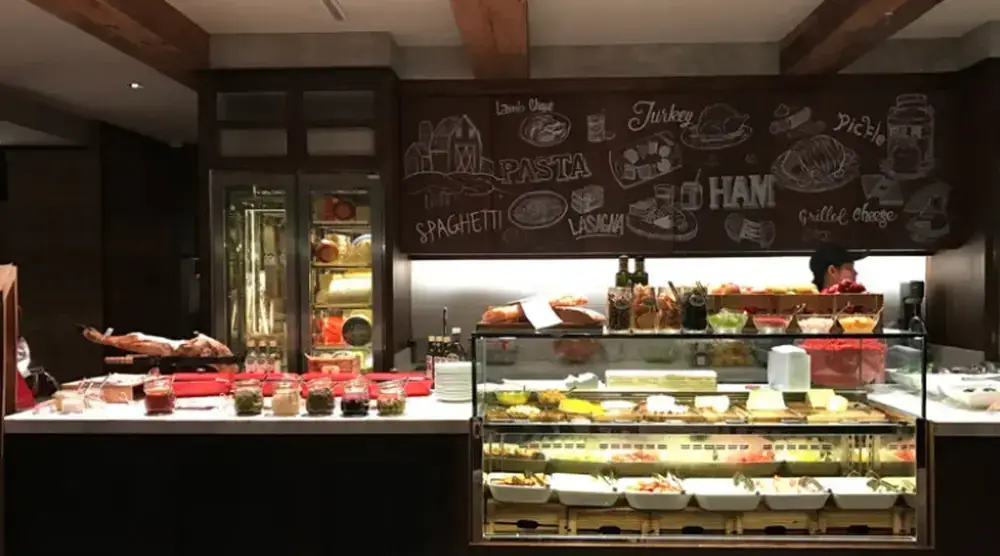 マリオットのGoji Kitchenのサラダコーナー