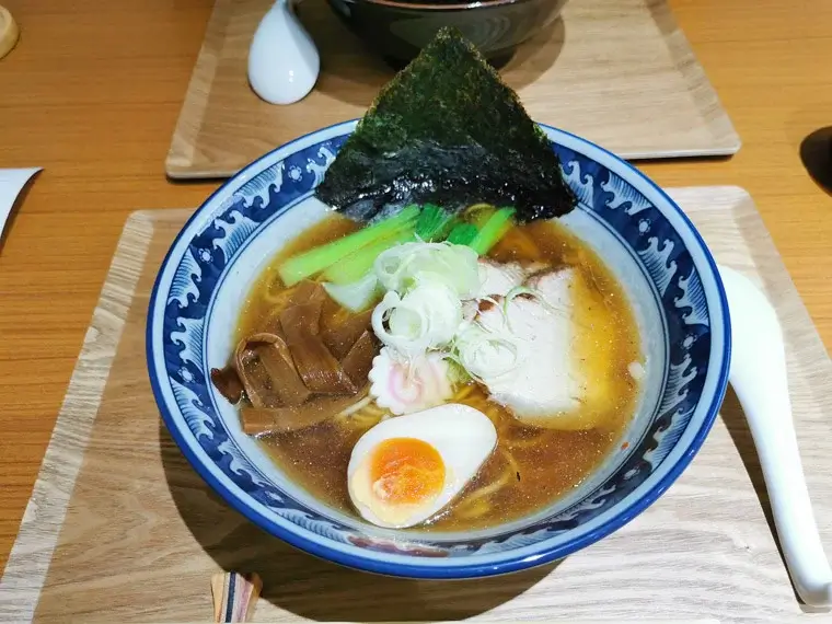 NARUTOの醤油ラーメン