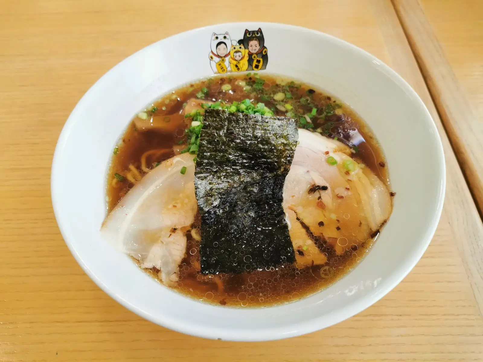 まるもも食堂の醤油ラーメン