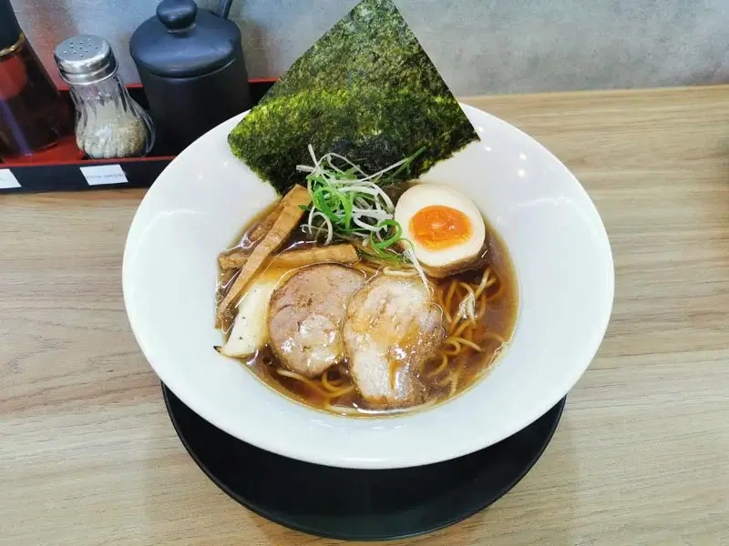 Ramen Desuの醤油ラーメン