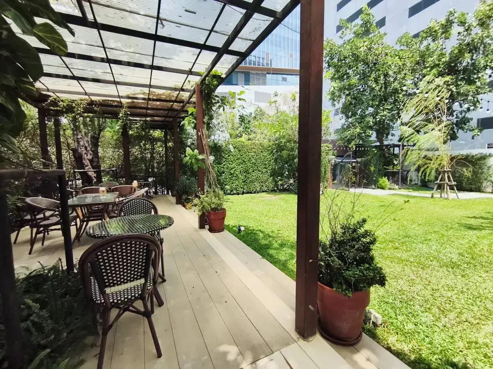 ウドムスックで人気のカフェ「The 66 Cottage」