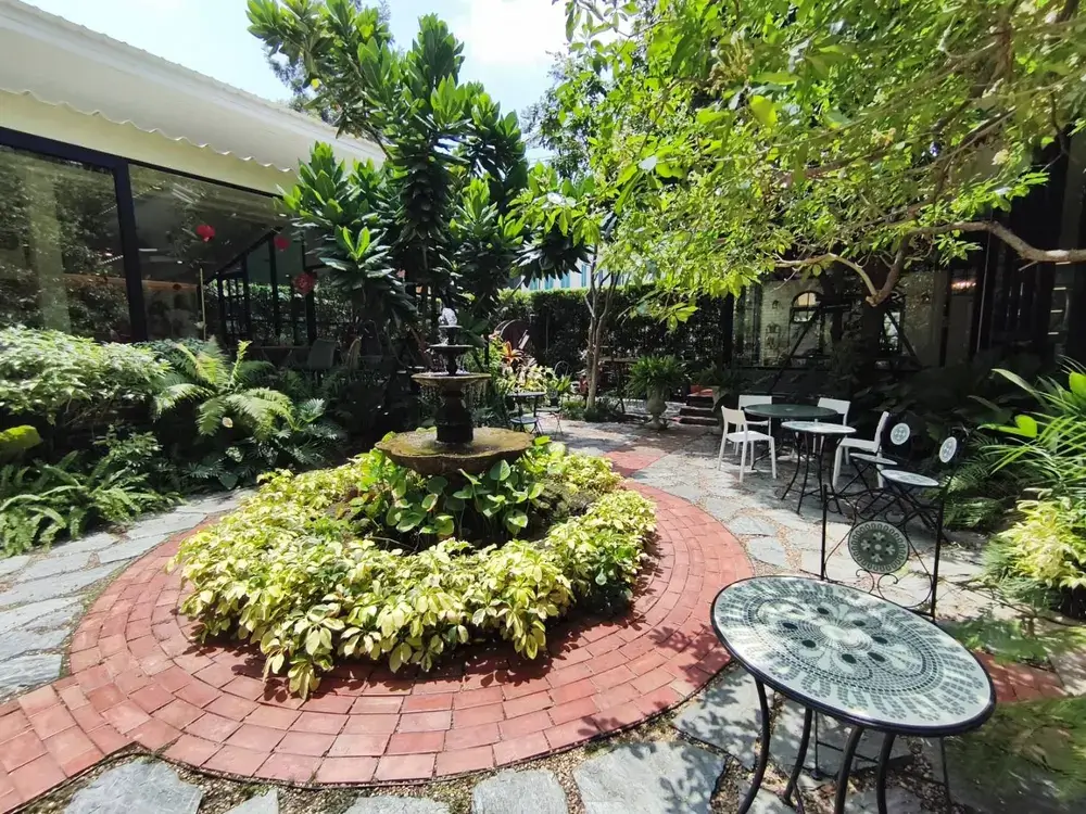 ウドムスックで人気のカフェ「The 66 Cottage」