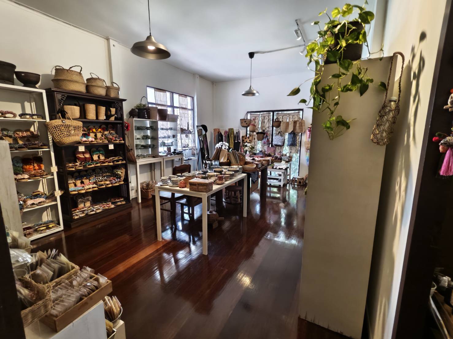 エカマイチコキャットカフェ、二階の雑貨エリア