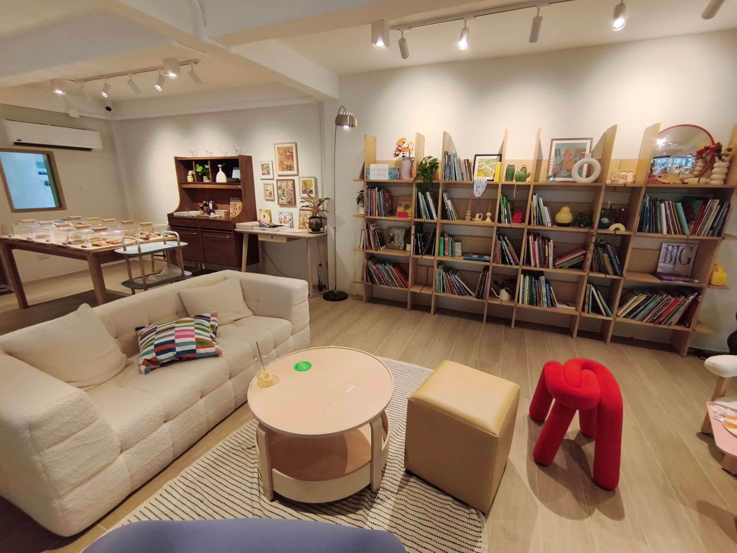 Living Room Thonglor 