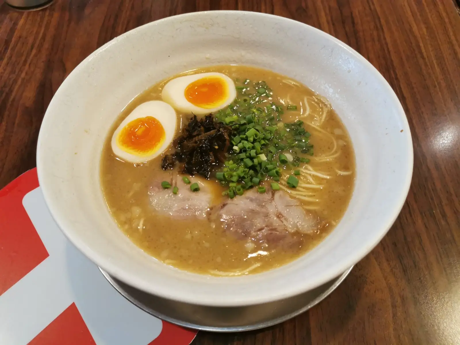 内田屋の豚骨ラーメン