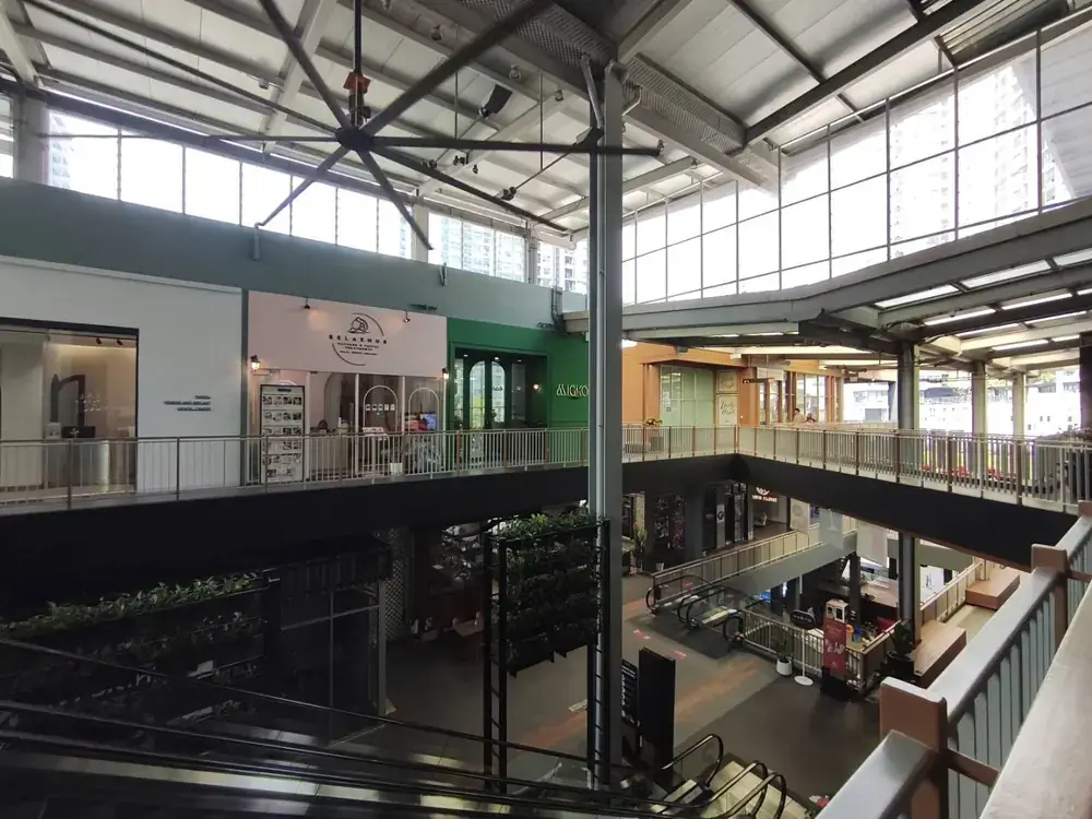 Habitoモール開放的な空間