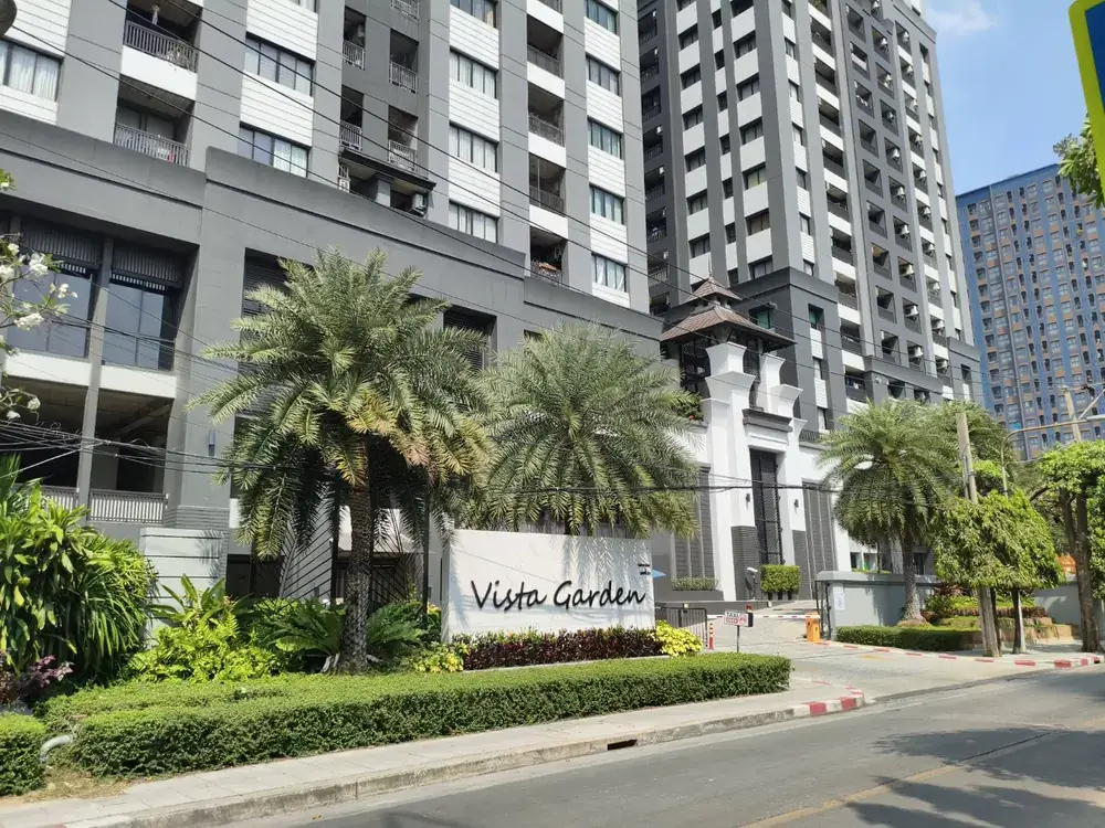 ハビトモール横のコンドミニアム