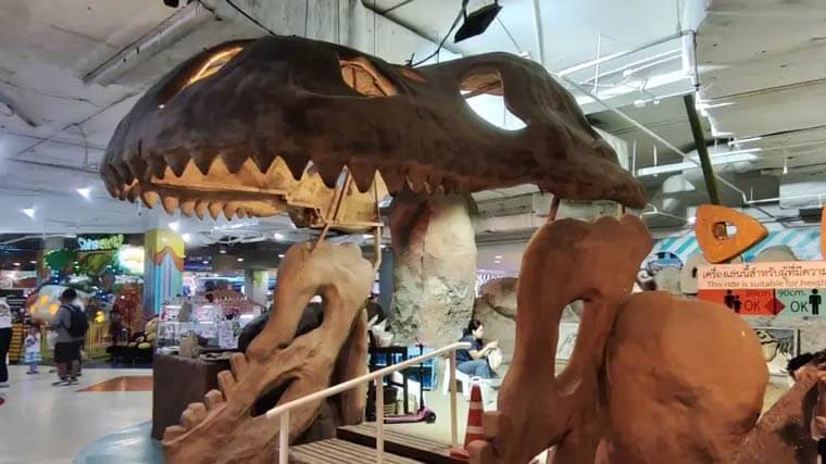 ヨーヨーランドシーコンスクエア