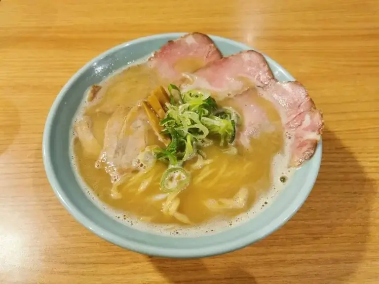 味彩ラーメンアソーク店のにぼしらーめん