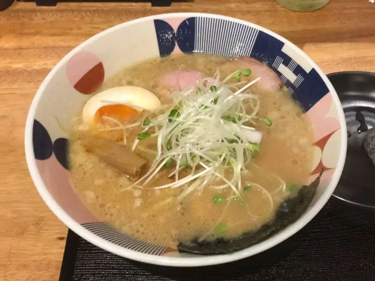 屯ちんの濃厚豚骨ラーメン