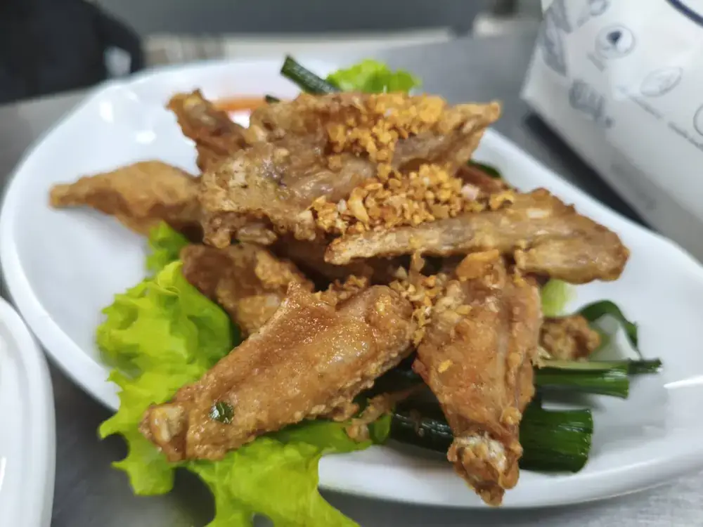 ソムヨン タムスア2の鶏の唐揚げ
