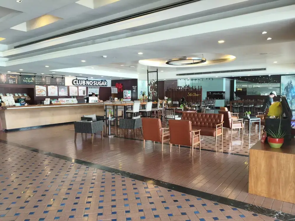 The royal river hotelのカフェ