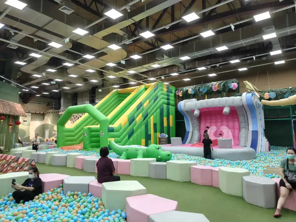 キッズーナサファリの巨大滑り台