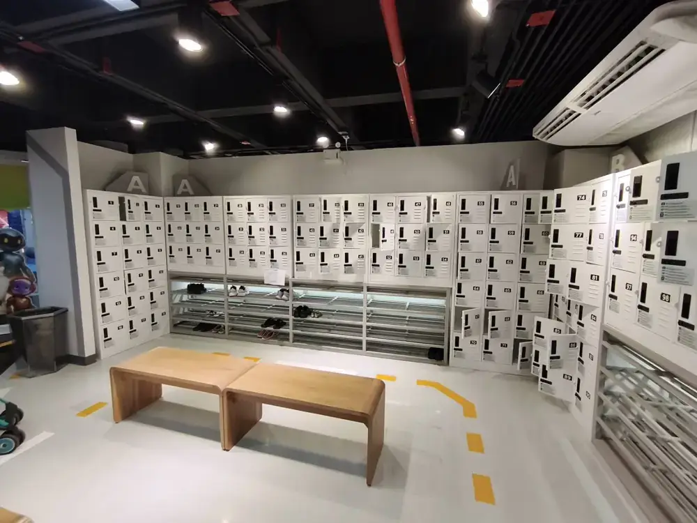 バンコク科学館のロッカールーム