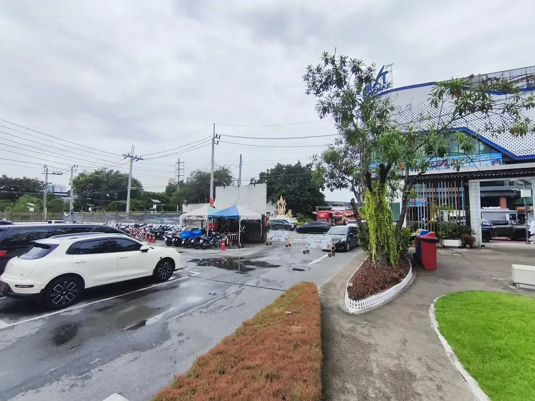 子供博物館駐車場の入口