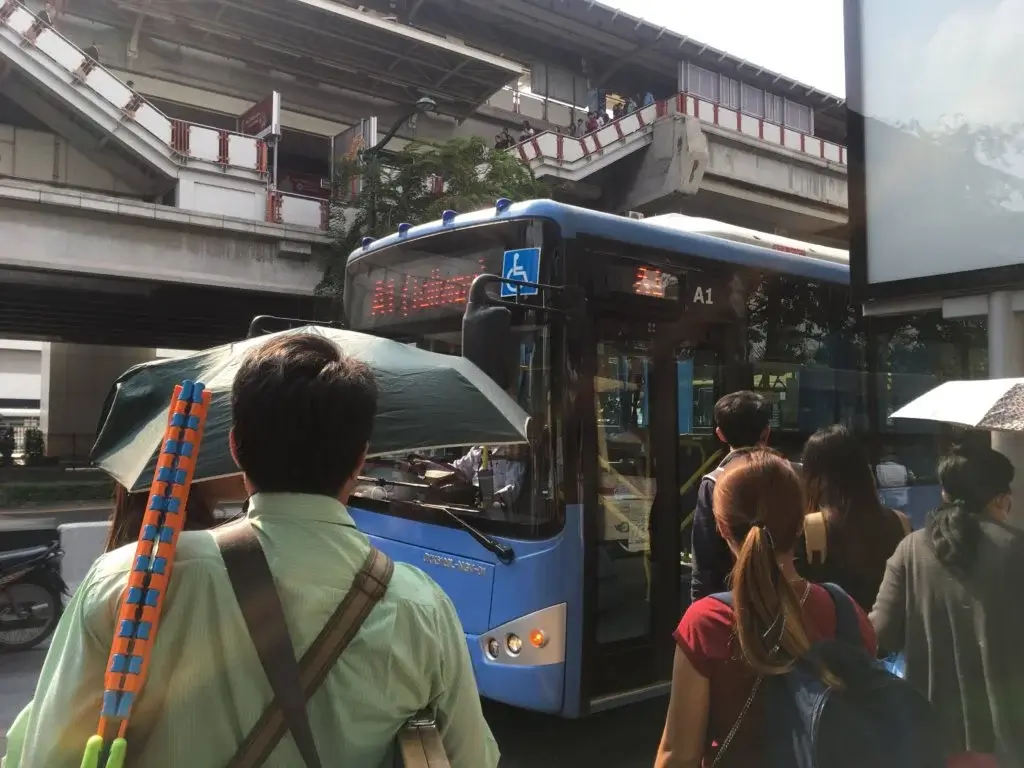 モーチット駅（チャトチャック駅）からドンムアン空港までのバス停