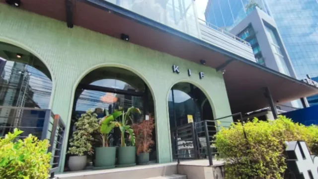 エカマイのカフェ「KIF」