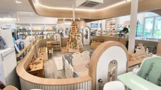 バンコク・エカマイでおすすめのカフェを厳選紹介。猫カフェ、ドッグカフェ、一軒家カフェ、作業に使えるカフェなど個性豊かな9店舗をまとめました。静かな隠れ家カフェや美味しいベーカリーも紹介しています。