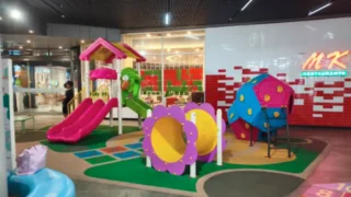 【子連れバンコク】トゥルーデジタルパークの無料遊び場ガイド｜室内・芝生・ベビーカーOK【完全版】