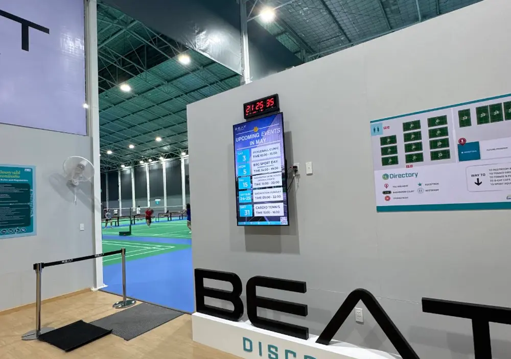 ウドムスックの総合スポーツ施設「Beat Discovery Thailand」のバドミントンコート入口