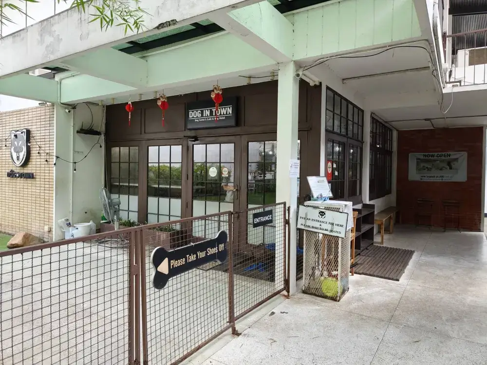 エカマイのドッグカフェDog in Town Ekkamaiの外観