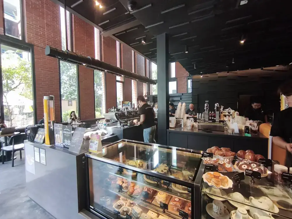 Bottomless Sukhumvit 33店内