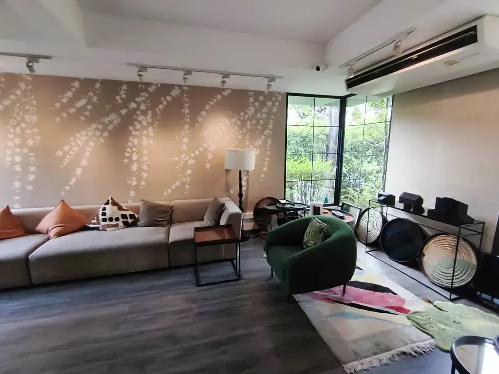 エカマイの隠れ家スペシャリティカフェ「Coffeas」の店内