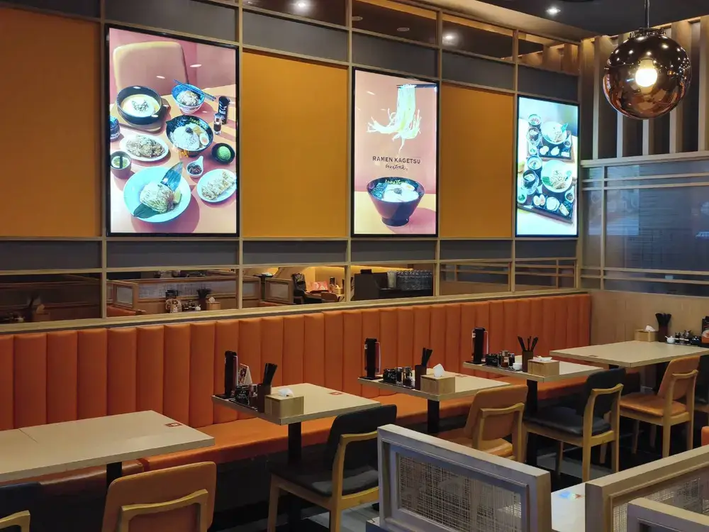 アソークのラーメン花月嵐店内