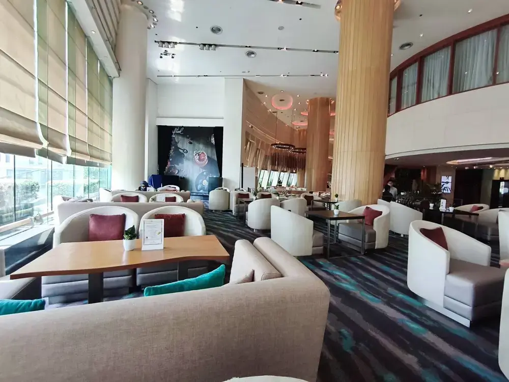 Zest Bar & Terraceのソファ席