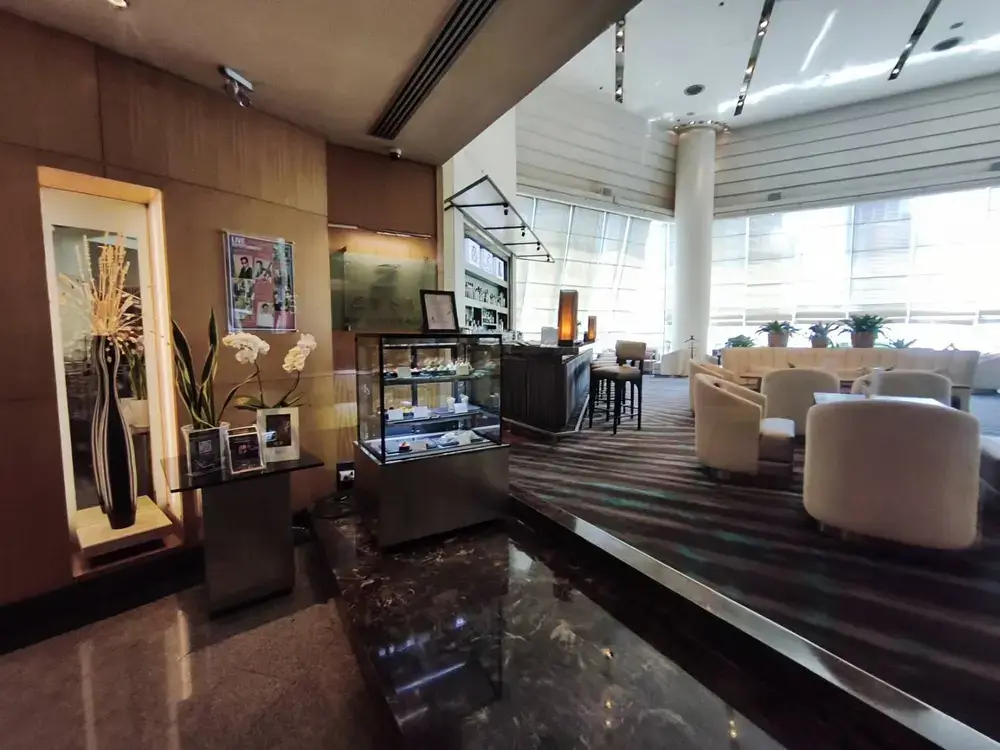 Zest Bar & Terraceの入口