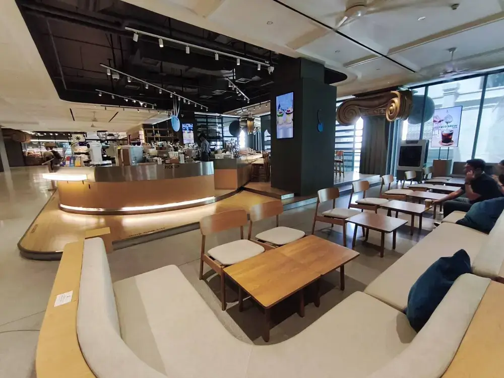 Gaysorn AmarinのBLUE CHÉRI COFFEE店内