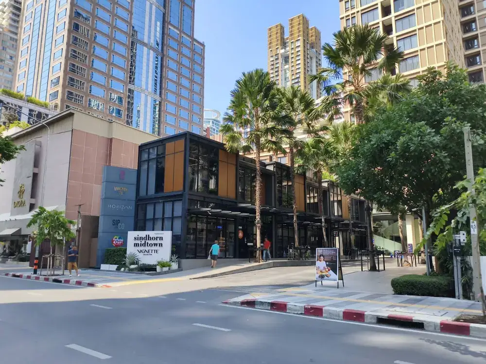 HarborLand Sindhorn Midtownへの行き方