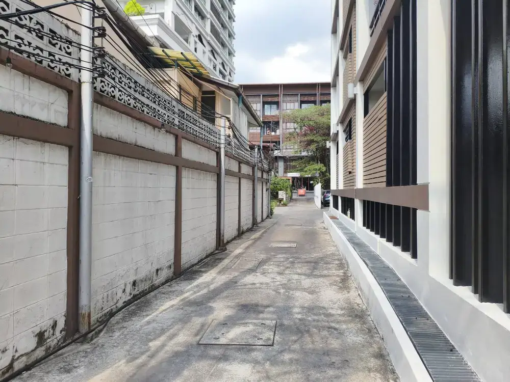 【バンコク・ソイ39】(un)FASHION District S39への小道