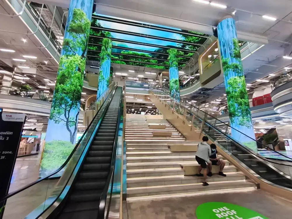 プナウィティのトゥルー デジタルパーク（true Digital park）のwest
