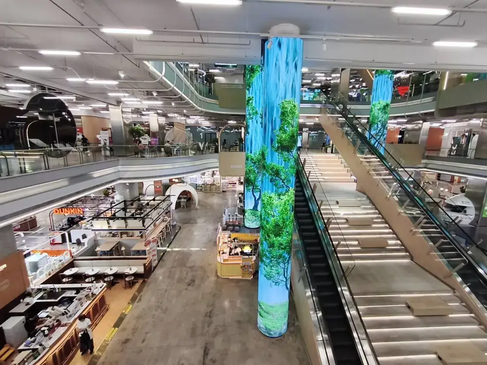 プナウィティのトゥルー デジタルパーク（true Digital park）のカフェ＆作業スペース