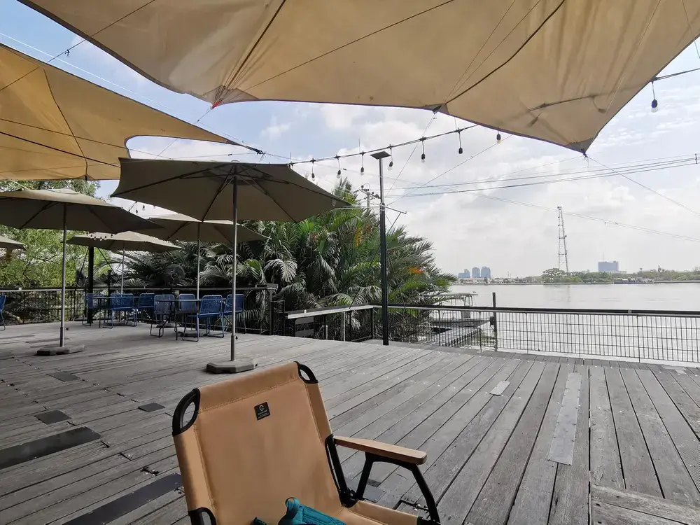 バーンカチャオのHidden Woodsカフェ