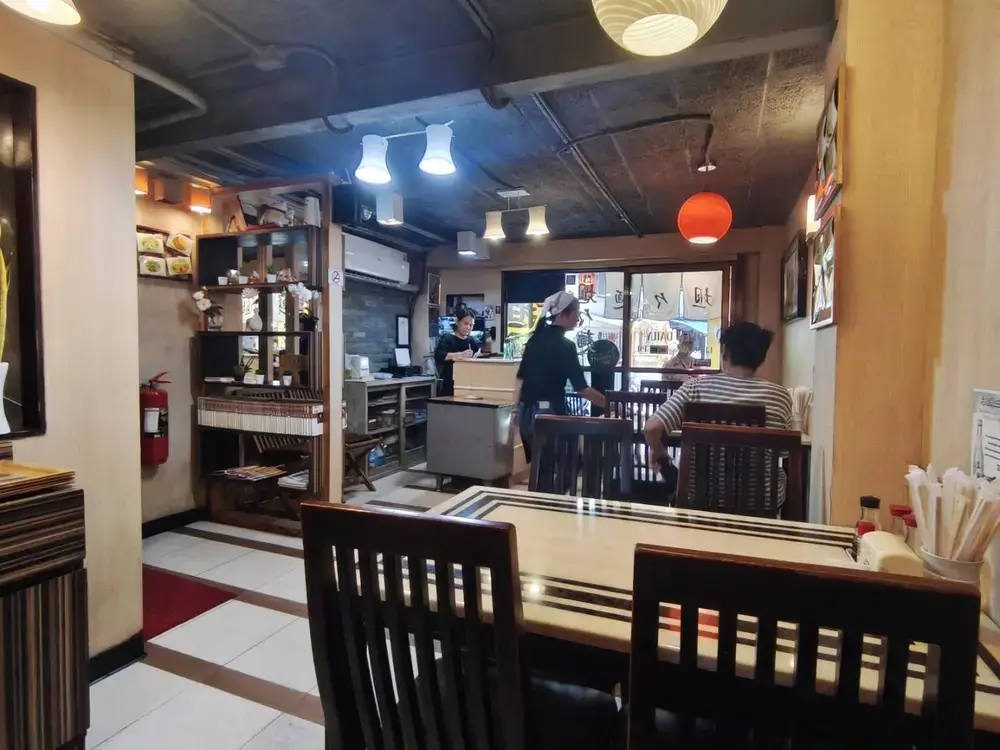 落ち着いた雰囲気の店内