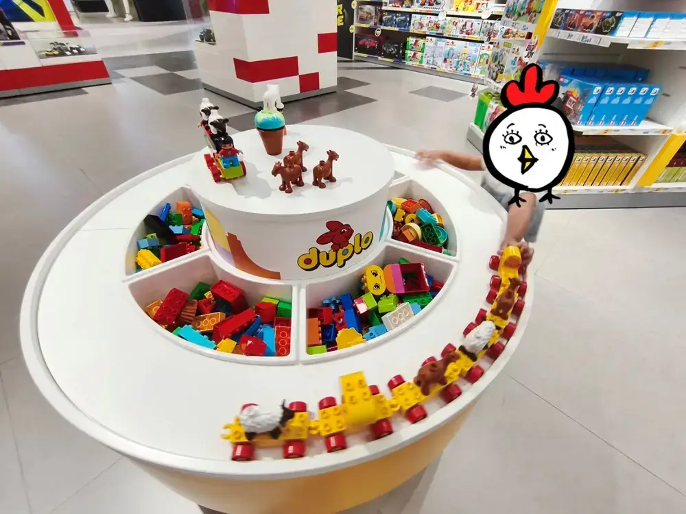 OneBangkokの2階のレゴ