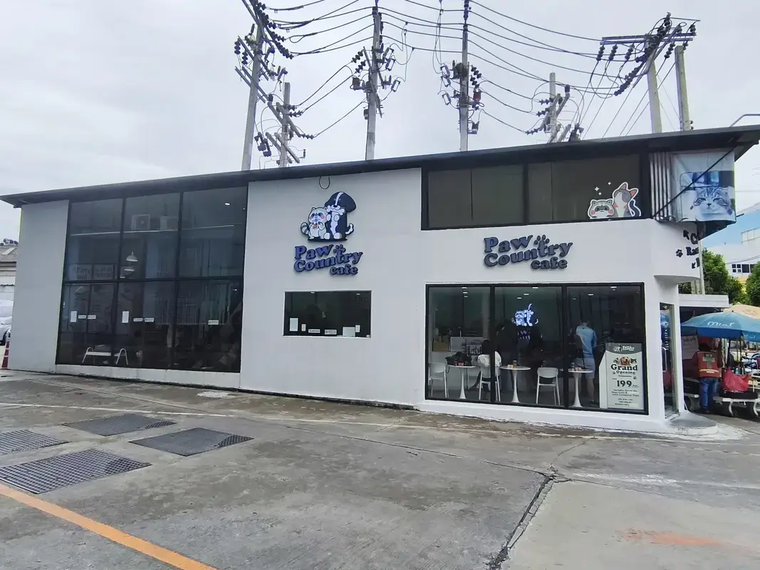 チャトチャック市場近くにあるPaw Country Cafeの外観