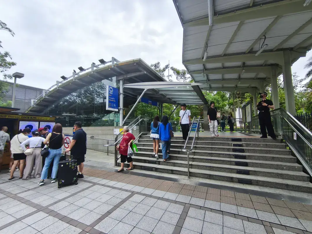 BTSモーチット駅とMRTチャトゥチャックパーク駅周辺